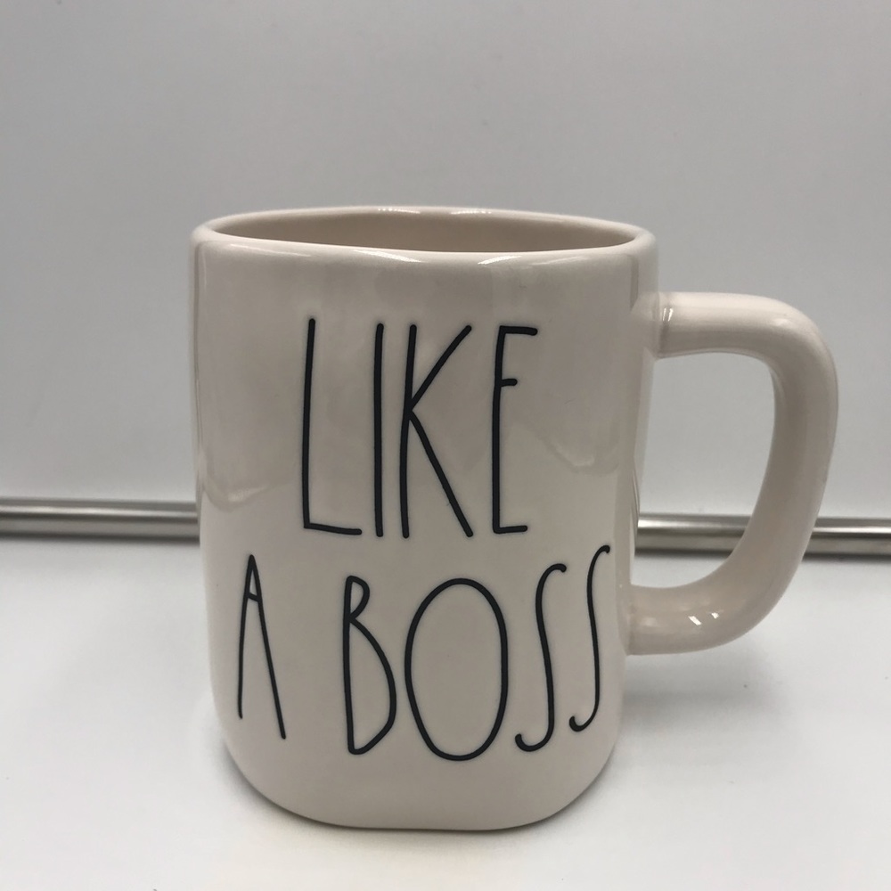 Rae Dunn 20 oz mug “Like a Boss”
